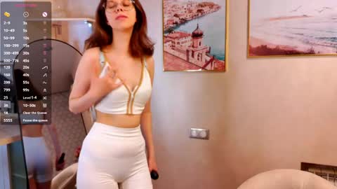 Julia online show from June 6, 8:46 pm