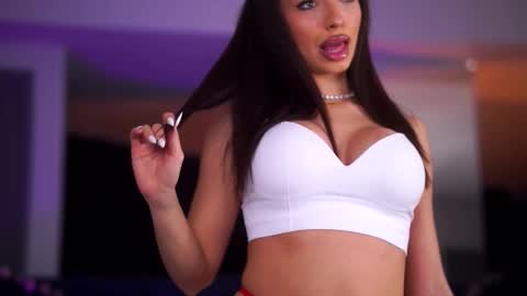 Snapshot of lalaroze chatting on December 22, 7:55 pm Lala online show from December 22, 7:55 pm