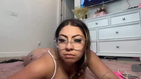 Snapshot of lalaxxo chatting on April 16, 2:34 am lalaxxo online show from April 16, 2:34 am