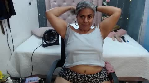 lalisha online show from February 15, 9:48 pm