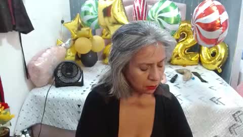 lalisha online show from December 17, 12:49 am