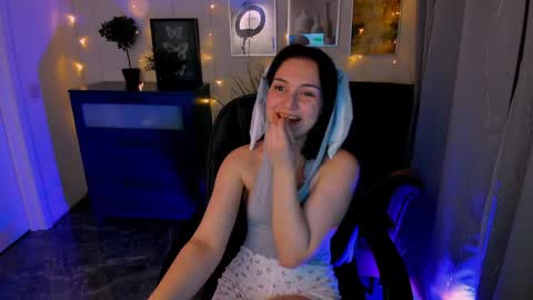 Snapshot of lalita_aml4 chatting on February 8, 10:29 pm Raily online show from February 8, 10:29 pm