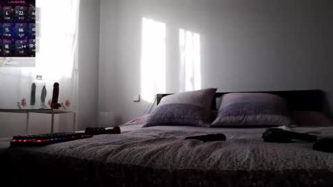 Lola online show from December 15, 4:44 pm