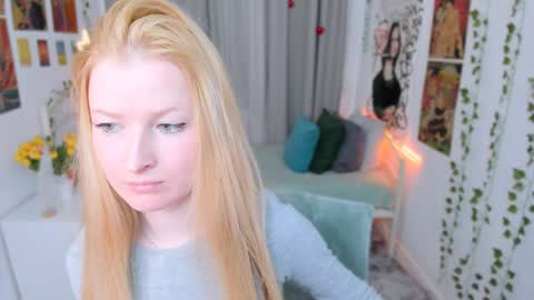 Laly online show from December 24, 7:00 pm