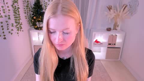 Laly online show from January 5, 7:39 pm