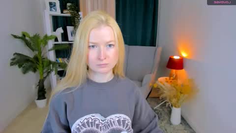 Laly online show from March 18, 11:46 am