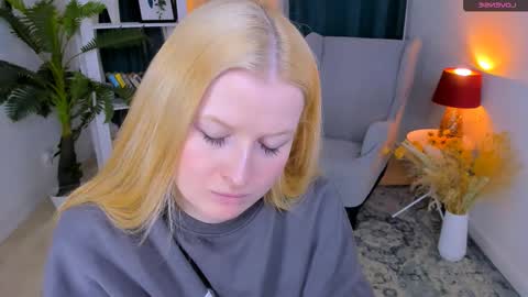 Laly online show from March 19, 11:47 am