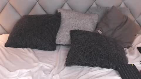 Snapshot of lalycastro chatting on December 27, 11:31 pm Laly Castro online show from December 27, 11:31 pm