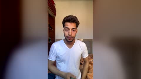 Snapshot of lamalahmiloud chatting on April 4, 2:36 pm lamalahmiloud online show from April 4, 2:36 pm