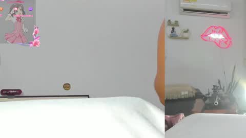 Snapshot of lana__kane_ chatting on May 13, 9:06 am Lana online show from May 13, 9:06 am