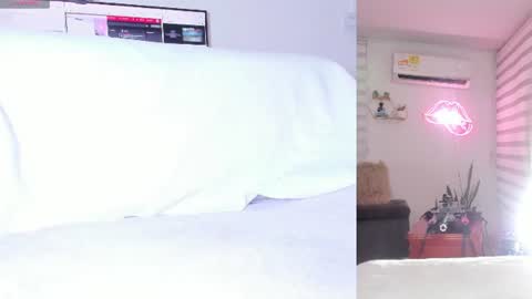 Snapshot of lana__kane_ chatting on July 1, 9:11 am Lana online show from July 1, 9:11 am