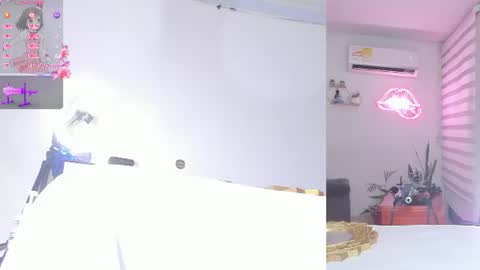 Snapshot of lana__kane_ chatting on July 10, 9:01 am Lana online show from July 10, 9:01 am