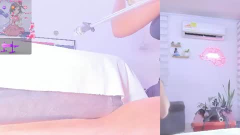 Snapshot of lana__kane_ chatting on July 23, 9:07 am Lana online show from July 23, 9:07 am