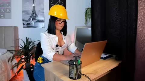 Snapshot of lana_beket_ chatting on May 7, 12:38 am Lana online show from May 7, 12:38 am