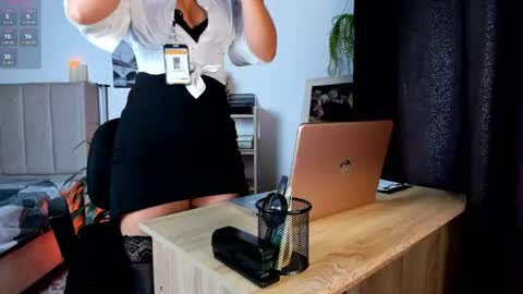 Snapshot of lana_beket_ chatting on May 16, 12:40 am Lana online show from May 16, 12:40 am