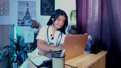Snapshot of lana_beket_ chatting on June 4, 7:09 pm Lana online show from June 4, 7:09 pm