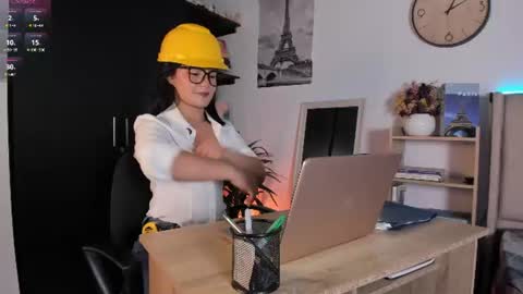 Snapshot of lana_beket_ chatting on July 10, 7:05 pm Lana online show from July 10, 7:05 pm
