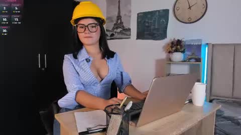 Snapshot of lana_beket_ chatting on July 16, 6:58 pm Lana online show from July 16, 6:58 pm
