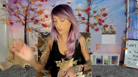 Snapshot of lana_del_bae chatting on September 16, 1:39 am Lana Del Bae online show from September 16, 1:39 am