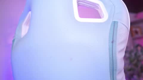 Snapshot of lana_dreams_ chatting on November 6, 2:01 am Lana online show from November 6, 2:01 am