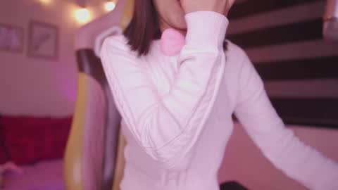 Snapshot of lana_dreams_ chatting on November 8, 2:12 am Lana online show from November 8, 2:12 am