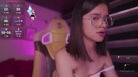 Snapshot of lana_dreams_ chatting on November 18, 10:25 pm Lana online show from November 18, 10:25 pm