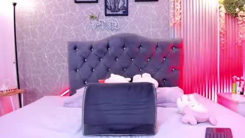 lana_gill online show from June 24, 7:24 pm
