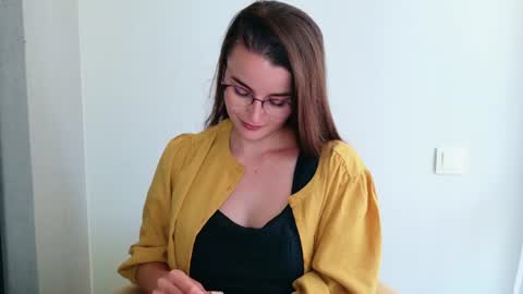 Snapshot of lana_gl chatting on June 18, 9:14 am lana_gl online show from June 18, 9:14 am