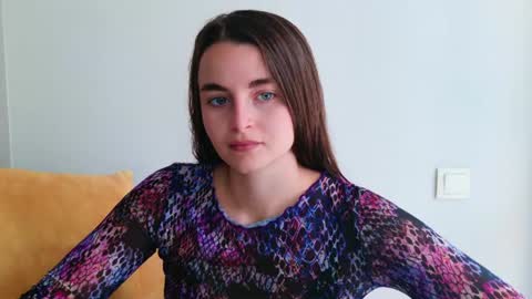Snapshot of lana_gl chatting on June 29, 7:58 am lana_gl online show from June 29, 7:58 am