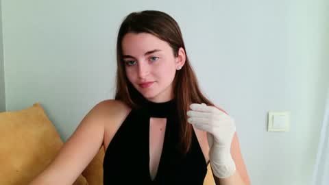 Snapshot of lana_gl chatting on July 7, 10:30 am lana_gl online show from July 7, 10:30 am