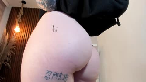 Snapshot of lana_jonnes_ chatting on February 3, 8:24 am Lana igauroraaaaaaaaa 1 online show from February 3, 8:24 am