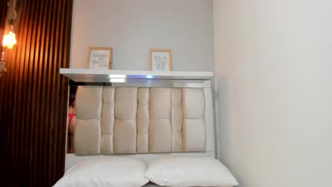 Snapshot of lana_jonnes_ chatting on February 21, 2:50 am Lana igauroraaaaaaaaa 1 online show from February 21, 2:50 am