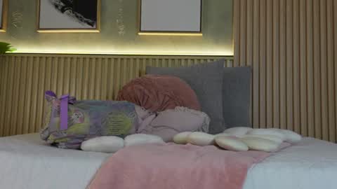 lana_lann online show from July 14, 4:06 am