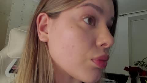 Alana online show from January 25, 4:35 pm