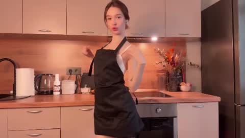 Cleo online show from June 20, 3:37 pm