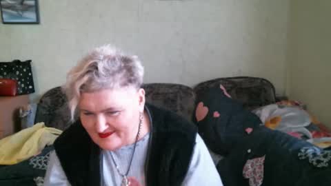 Snapshot of lanacat555 chatting on November 8, 11:32 am lanacat555 online show from November 8, 11:32 am