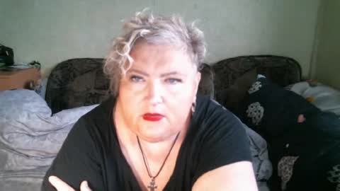 Snapshot of lanacat555 chatting on December 4, 8:34 am lanacat555 online show from December 4, 8:34 am