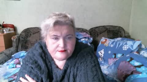 lanacat555 online show from January 6, 7:50 pm