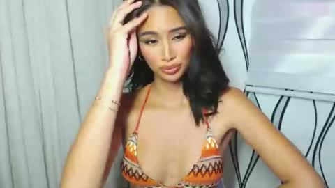 Snapshot of lanadel_hilton chatting on December 9, 3:29 am Lana online show from December 9, 3:29 am