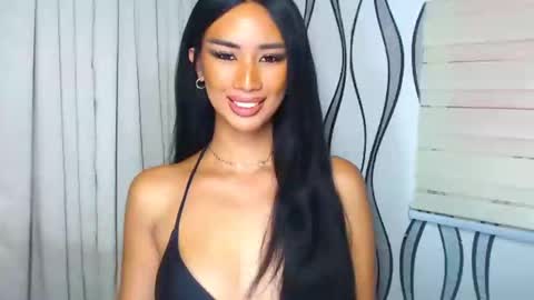 Snapshot of lanadel_hilton chatting on January 20, 11:43 pm Lana online show from January 20, 11:43 pm