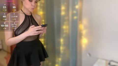 LanaDreamX online show from May 11, 6:05 pm