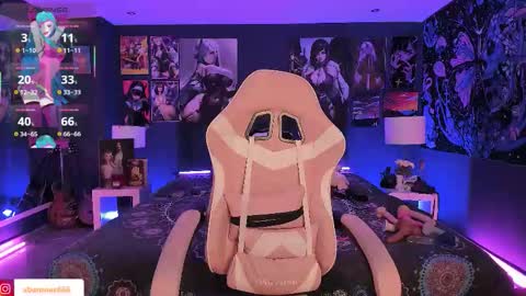 L A N A  online show from November 4, 12:04 pm