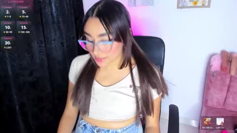 lanasin_ online show from February 16, 10:39 pm