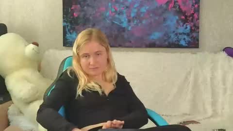 Snapshot of lanavismith chatting on November 4, 6:56 am LanaviSmith online show from November 4, 6:56 am