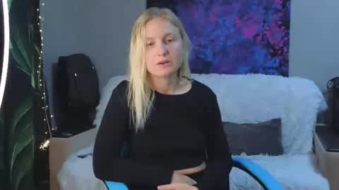 Snapshot of lanavismith chatting on November 27, 6:26 am LanaviSmith online show from November 27, 6:26 am