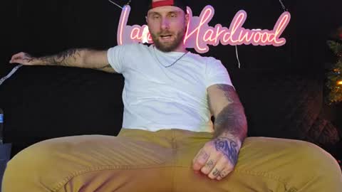 Snapshot of lancehardwood222 chatting on December 7, 1:47 am LANCE online show from December 7, 1:47 am