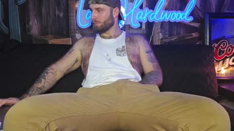 Snapshot of lancehardwood222 chatting on December 28, 1:18 am LANCE online show from December 28, 1:18 am