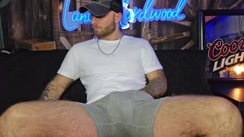 Snapshot of lancehardwood222 chatting on January 26, 2:35 am LANCE online show from January 26, 2:35 am