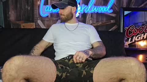 Snapshot of lancehardwood222 chatting on February 19, 1:18 am LANCE online show from February 19, 1:18 am