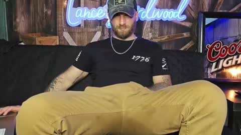 Snapshot of lancehardwood222 chatting on February 20, 1:46 am LANCE online show from February 20, 1:46 am